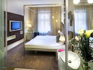 Pure White - Prag - 9