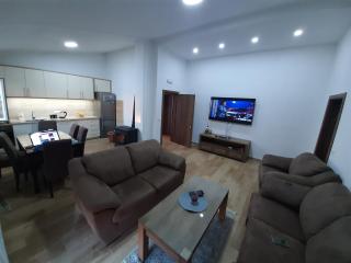 3rooms,11 people - 7