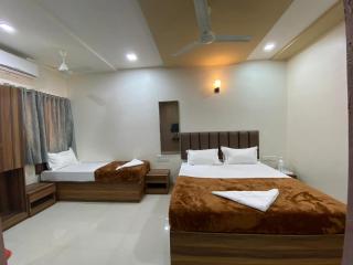 HOTEL DIVINE - Mumbai - 8