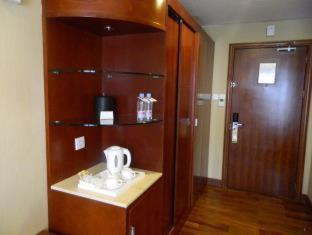 The Avenue Plaza Hotel - 6