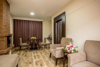 Hotel Lakeview - Ooty - 1