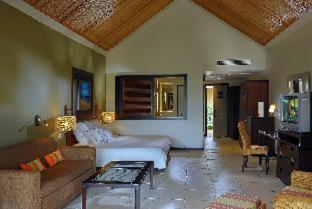 Victoria Beachcomber Resort & Spa - Pointe aux Piments - 5