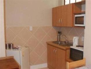 Bluewater Guesthouse - 4