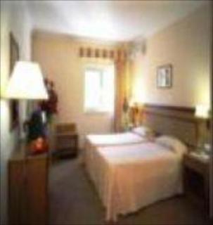 Santa Eufémia Covilhã Hotel - 9