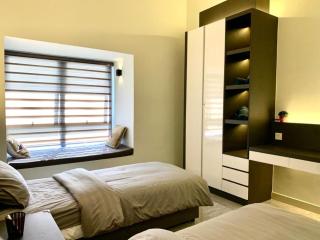 Imperio,Res - City Center -- Seaview -- 7-9 pax - Malaca - 9