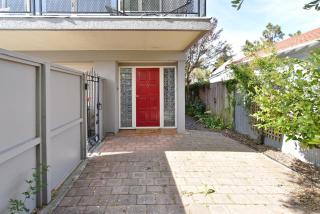 City Haven - 4BR for Families & Friends, Secure Parking - Christchurch - 1