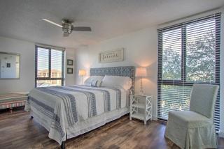 Airy Destin Condo with Pool - Walk to Private Beach! - 6