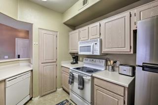 Condo with Pool Access, 5 Mi to Tempe Diablo Stadium - Tempe - 1