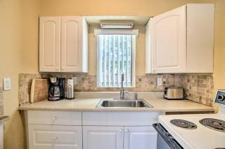 Ideally Located Abode with Gazebo in Pompano Beach! - Pompano Beach - 3