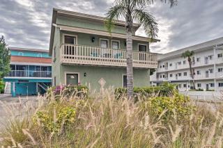 Central Venice Apartment with Balcony, Walk to Beach - Venice - 0