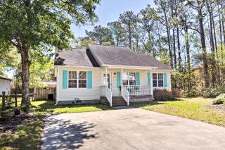 Oak Island Cottage - Walk to Beach and Intracoastal! - Île au chêne - 0