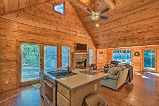 Blue Ridge Mtns Creekside Cabin with Hot Tub and Pier! - Blue Ridge - 7