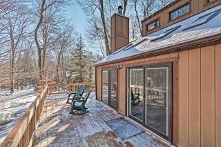 Golf Cart and Game Room Bear Den Pocono Lake Home - Pocono Lake - 9