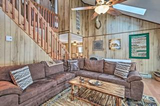 Golf Cart and Game Room Bear Den Pocono Lake Home - Pocono Lake - 5