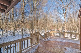 Golf Cart and Game Room Bear Den Pocono Lake Home - Pocono Lake - 7