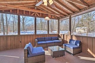 Golf Cart and Game Room Bear Den Pocono Lake Home - Pocono Lake - 5