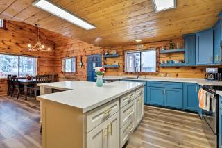 Furnished Deck Cabin in Coconino National Forest - Munds Park - 4