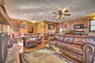 Carters Hideaway by Fairy Stone Pool and Hot Tub - Henry - 5