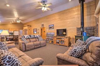 Bright and Cozy Duck Creek Cabin with Grill and Fire Pit - Duck Creek Village - 7