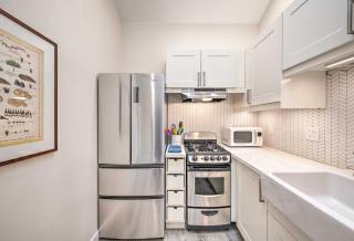Sleek Modern Home with Patio, 8 Mi to Dtwn Seattle! - Seattle - 1