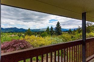 8 on Oregon Boutique Lodge - 5