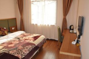 Holly's Hostel - 9