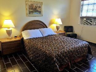 Budget Host East End Hotel in Riverhead - Riverhead - 2