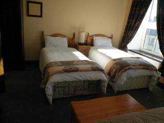 Buggle's Pub and Accommodation - 5