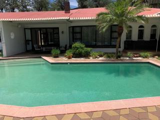 Tourmaline Holiday House - Windhoek - 9