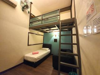 Travel Hub Highstreet - 1
