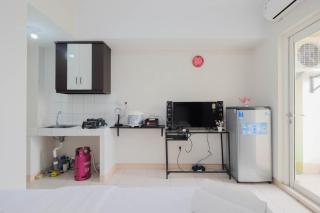 Stylish and Posh Studio Springlake Summarecon Bekasi Apartment By Travelio - Bekasi - 8