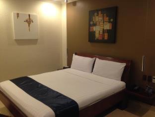 Queens Hotel Angeles City - 6