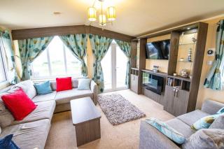 Big Skies Platinum Plus Holiday Home with Wifi, Netflix, Dishwasher, Decking - Camber - 9