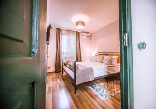 Home 12 - Tbilisi - 3