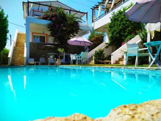 Irene's Maisonette at Rafaella Resort - Kokkónion - 9