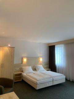 Hotel Mondial Comfort - Frankfurt City Centre - 8