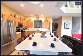 7 Bedroom, 6 bath and pool near Disney in Emerald Island 4 King Master Suites - Kissimmee - 9