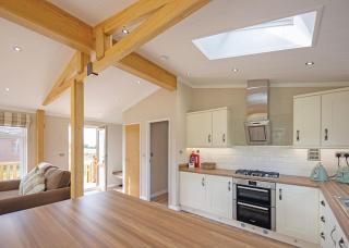 Athelington Hall Farm Lodges - Horham - 7