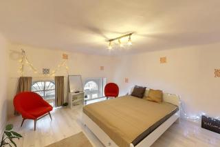 Sunny city apartment facing the park - Budapest - 0