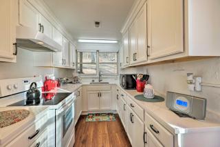Lakefront Delta Cottage with Views, Canoe and Dock! - Delta - 4