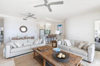 Relax in stylish comfort, Sunshine Beach - 6