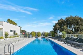 Luxury 2 bdrm in Watson at Walkerville with Balcony, FREE carpark, near Adelaide CBD - Broadview - 5
