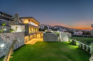 7 Deluxe - A Seductive Blend Of Style And Serenity - 5