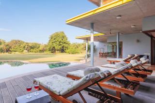 Jay House by StayVista - Leisure oasis with pool, snooker, table tennis & foosball fun - Alibaug - 9