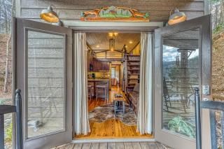 Smoky Mountain Tiny Home - 8