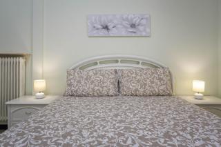 Casa Dany, luminoso trilocale con grande terrazza, box auto e AC - 6