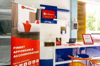 RedDoorz near Benteng Van Den Bosch - 9