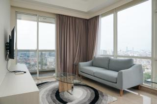 Best Price and Comfortable 2BR with Private Lift Apartment at Menteng Park By Travelio - Jakarta - 4