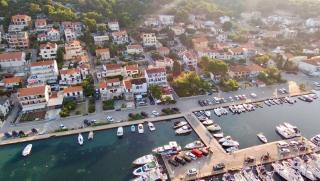 Gina Bed & Breakfast - Tisno - 9