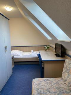 Smart Hostel by Landgasthof Velber 24h7d - Hannover - 1